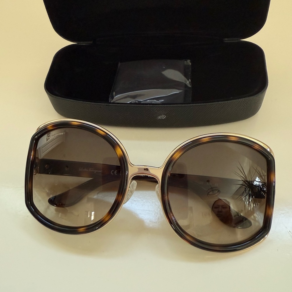 Salvatore Ferragamo Brown Tortoise Sunglasses brand new